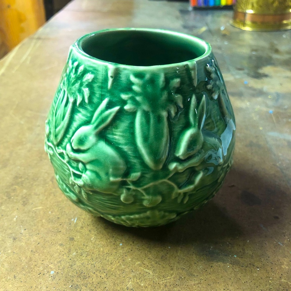 Adorable bunny bowl! Bordallo Pinneiro.